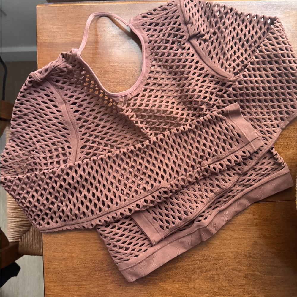 ALO Yoga Mesh Crop Top in chestnut